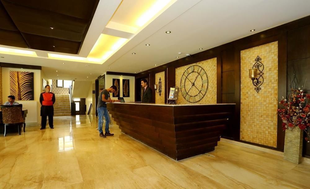Hotel Pine Spring Wazir Bagh Srīnagar 外观 照片
