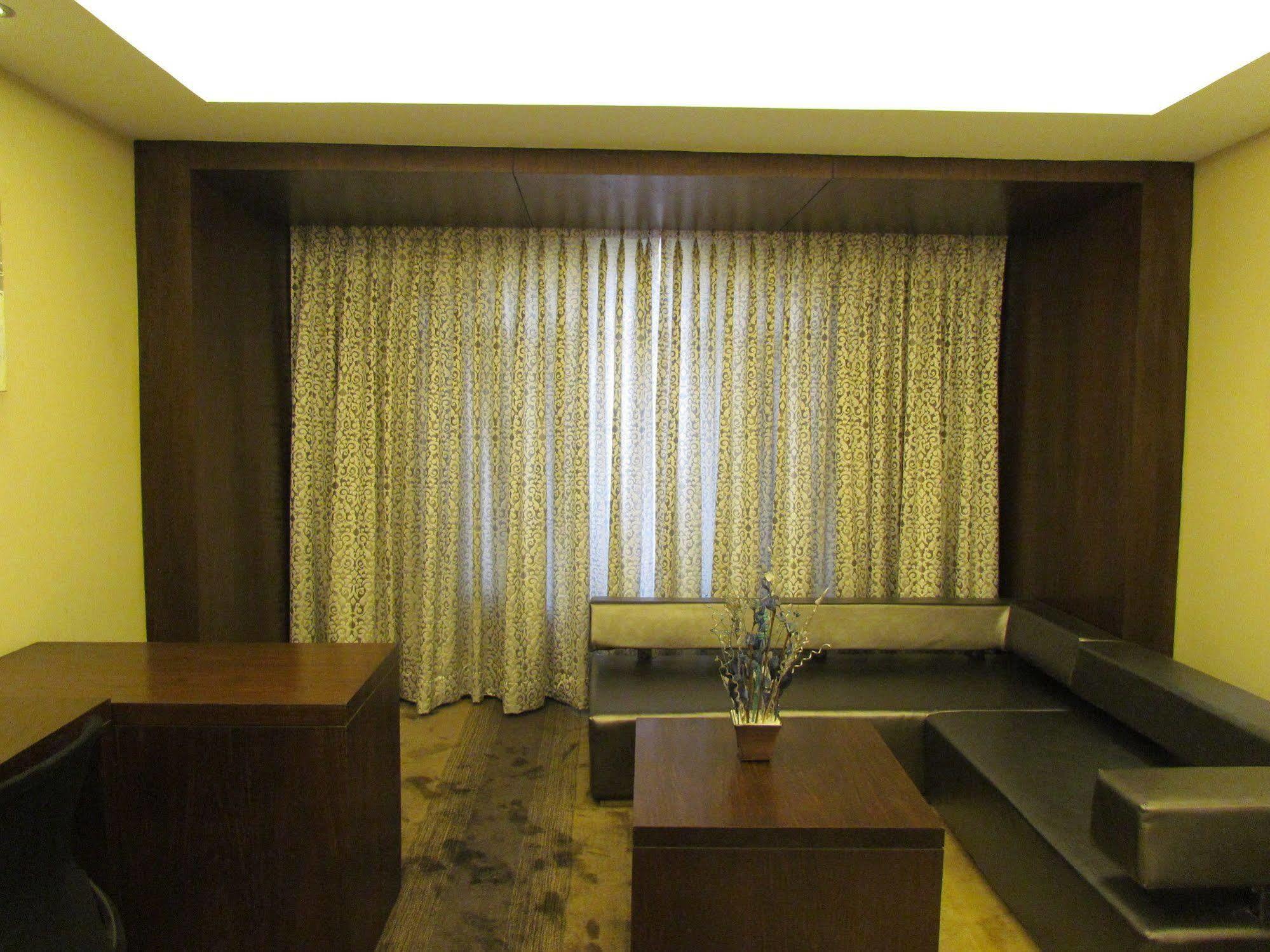 Hotel Pine Spring Wazir Bagh Srīnagar 外观 照片
