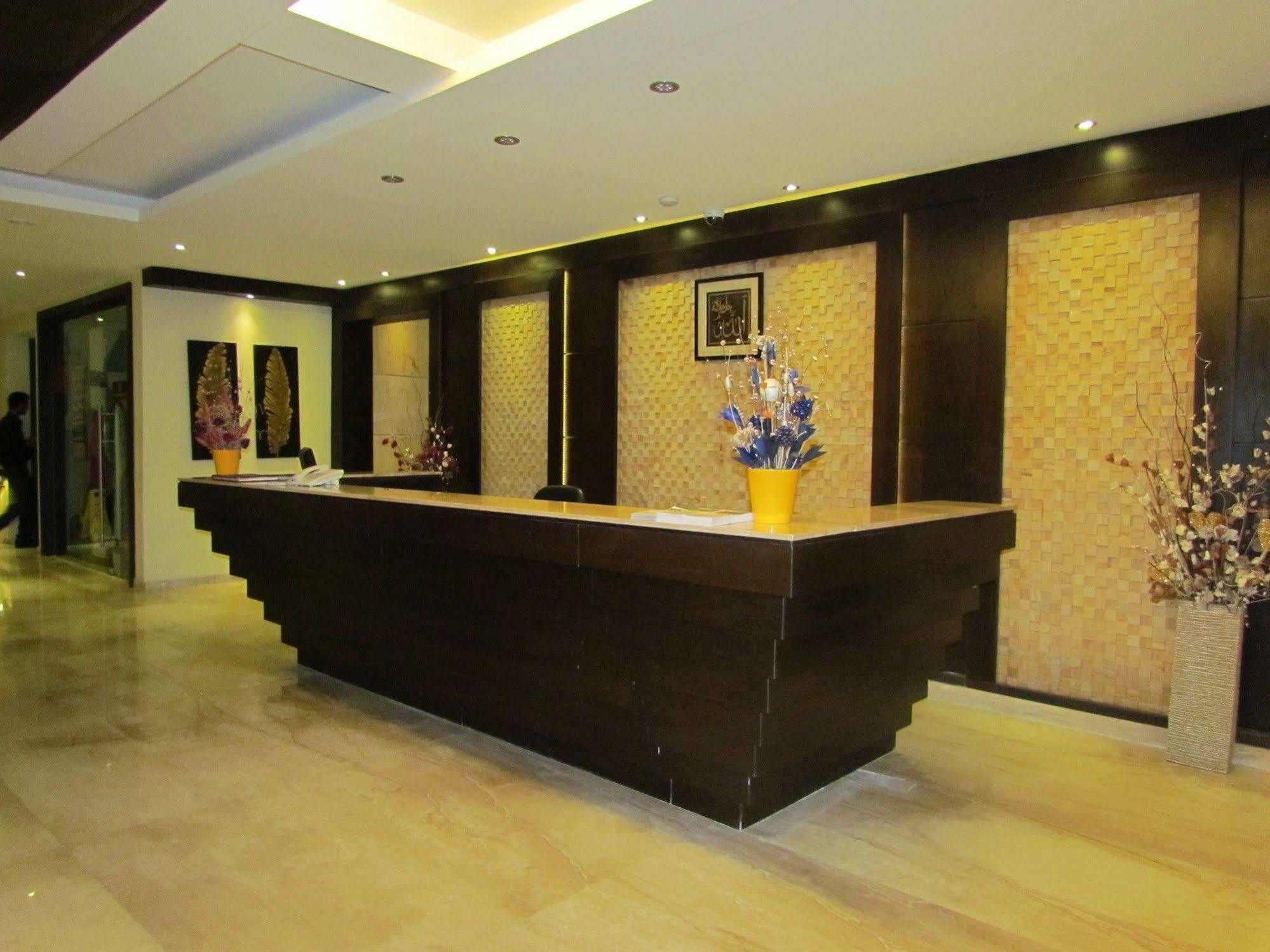 Hotel Pine Spring Wazir Bagh Srīnagar 外观 照片