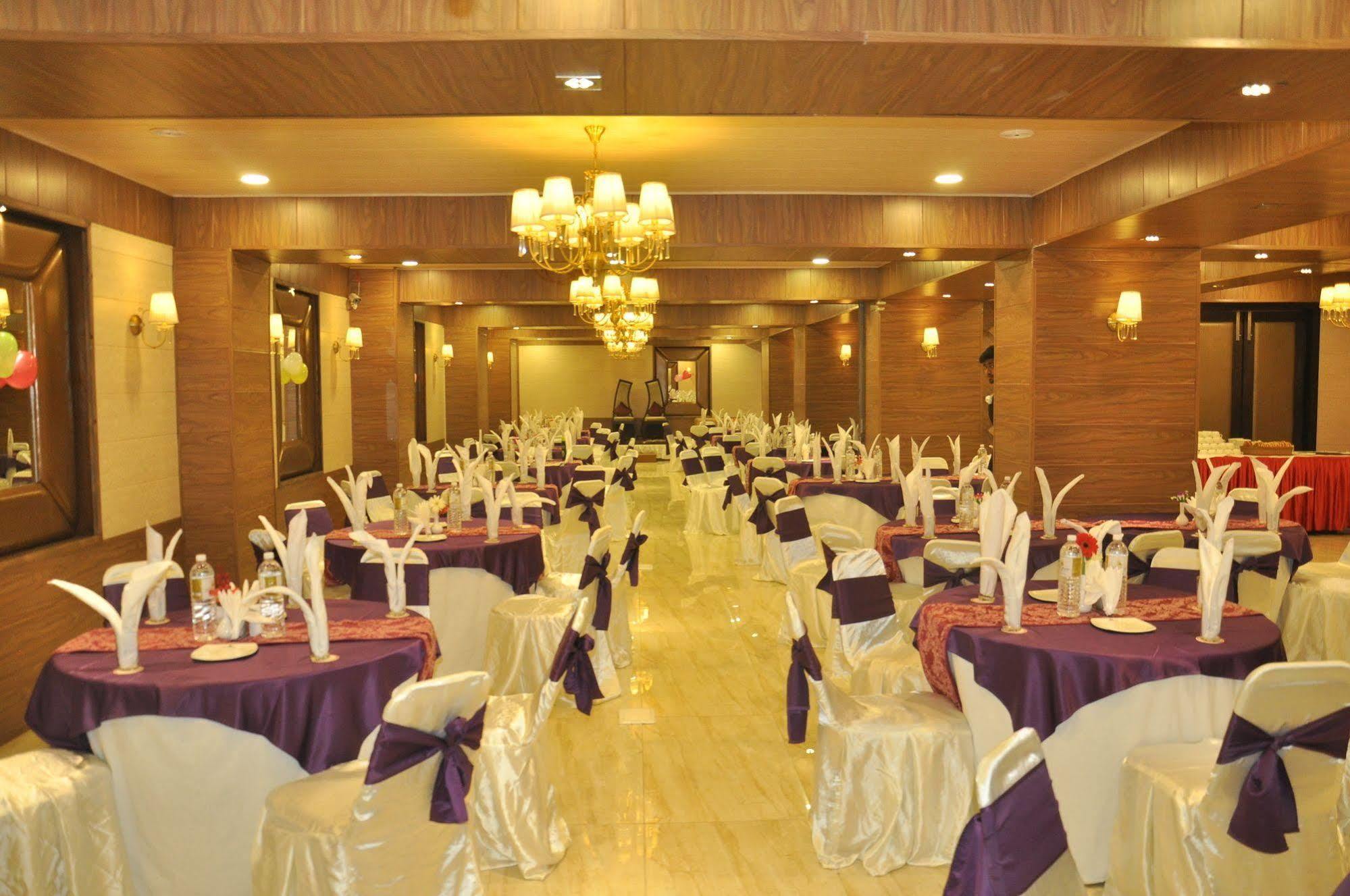 Hotel Pine Spring Wazir Bagh Srīnagar 外观 照片