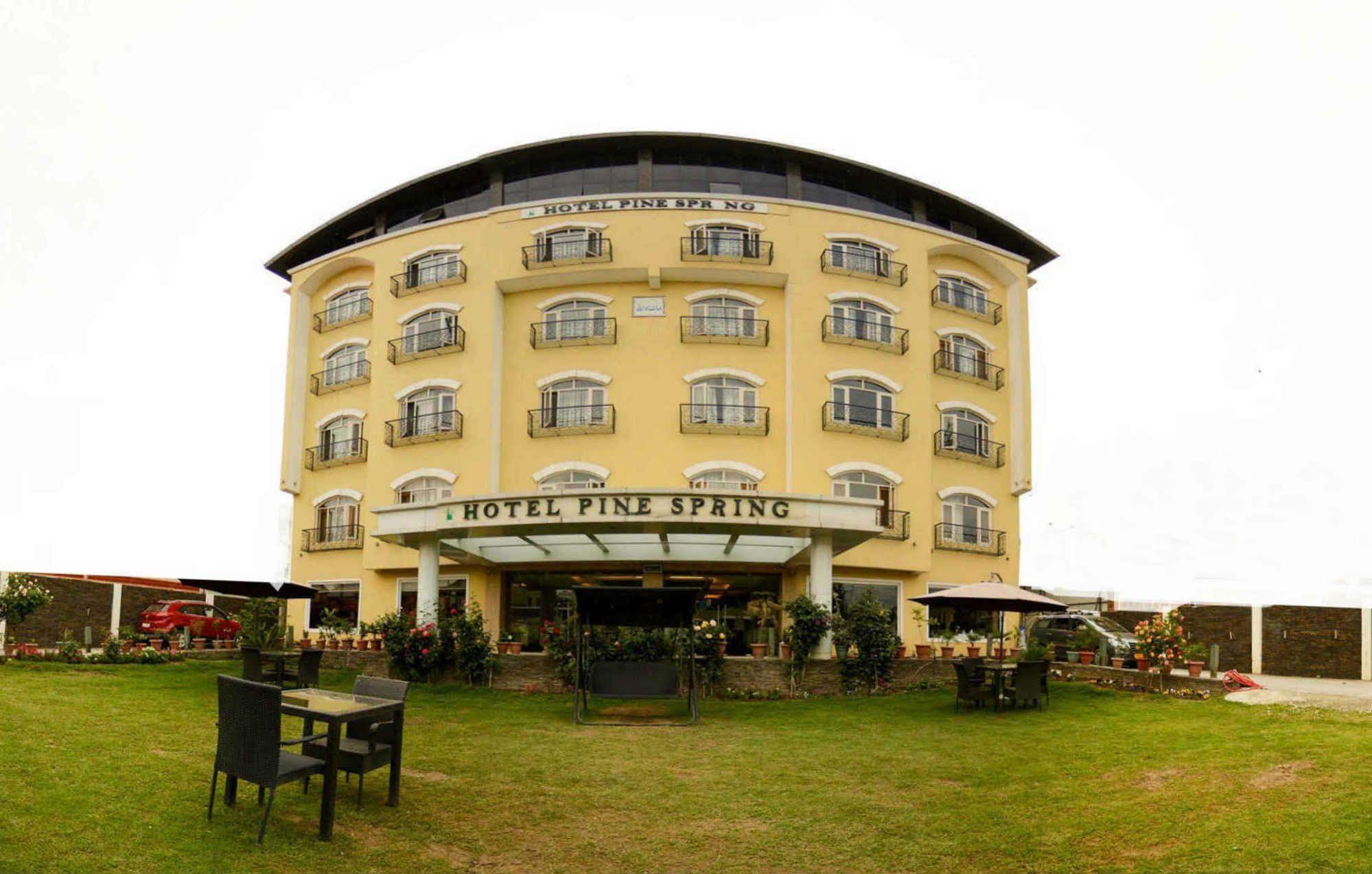 Hotel Pine Spring Wazir Bagh Srīnagar 外观 照片